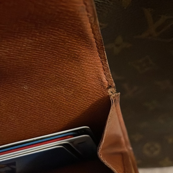 BEAUTIFUL LOUIS VUITTON WALLET - Picture 4 of 7